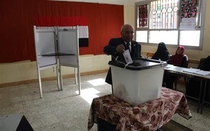 رئيس تجارية القليوبية يدلي بصوته في الانتخابات الرئاسية.. ويؤكد: المشاركة واجب وطني